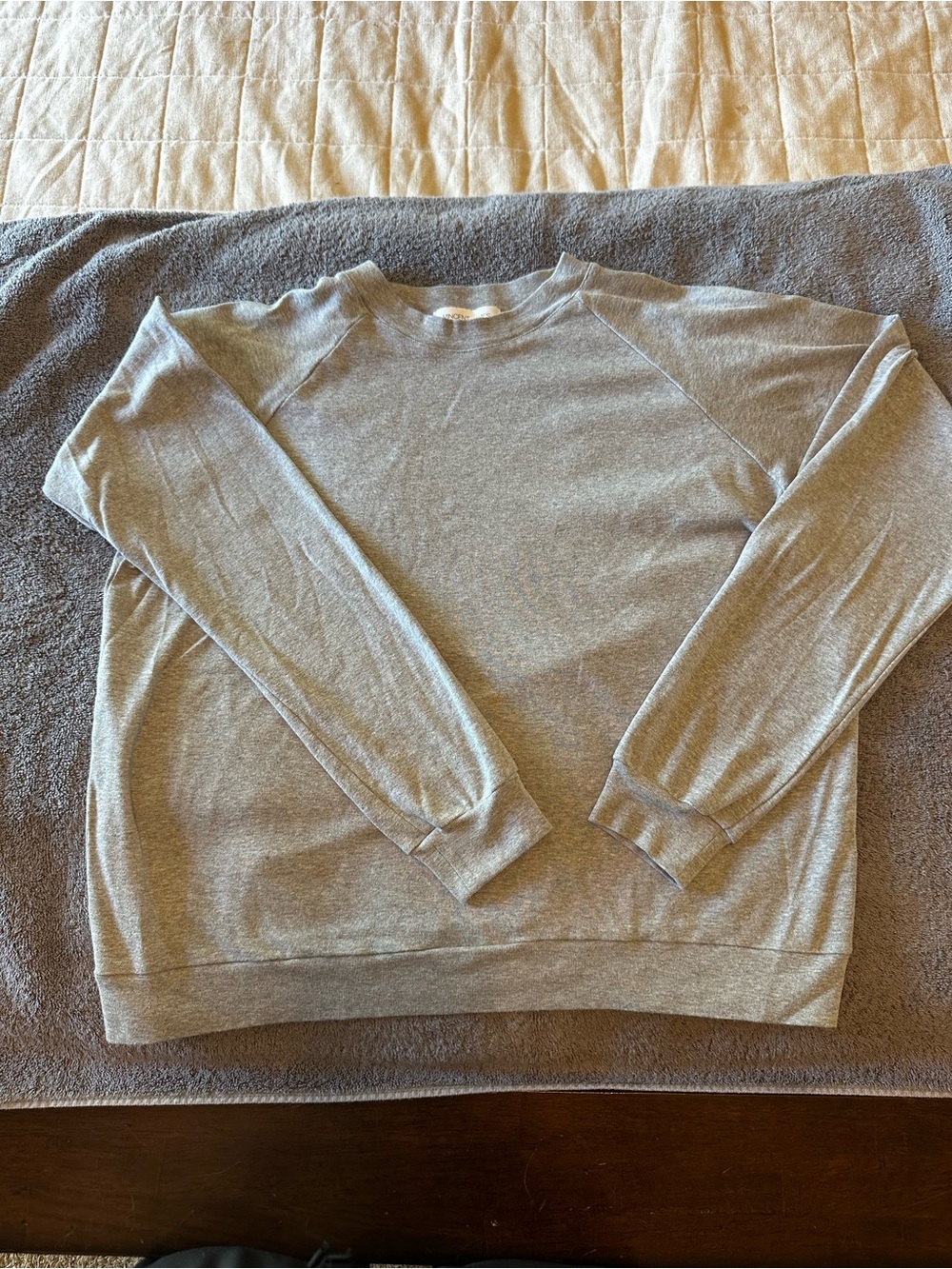 Like New James Sweatshirt - Picture 3 of 7